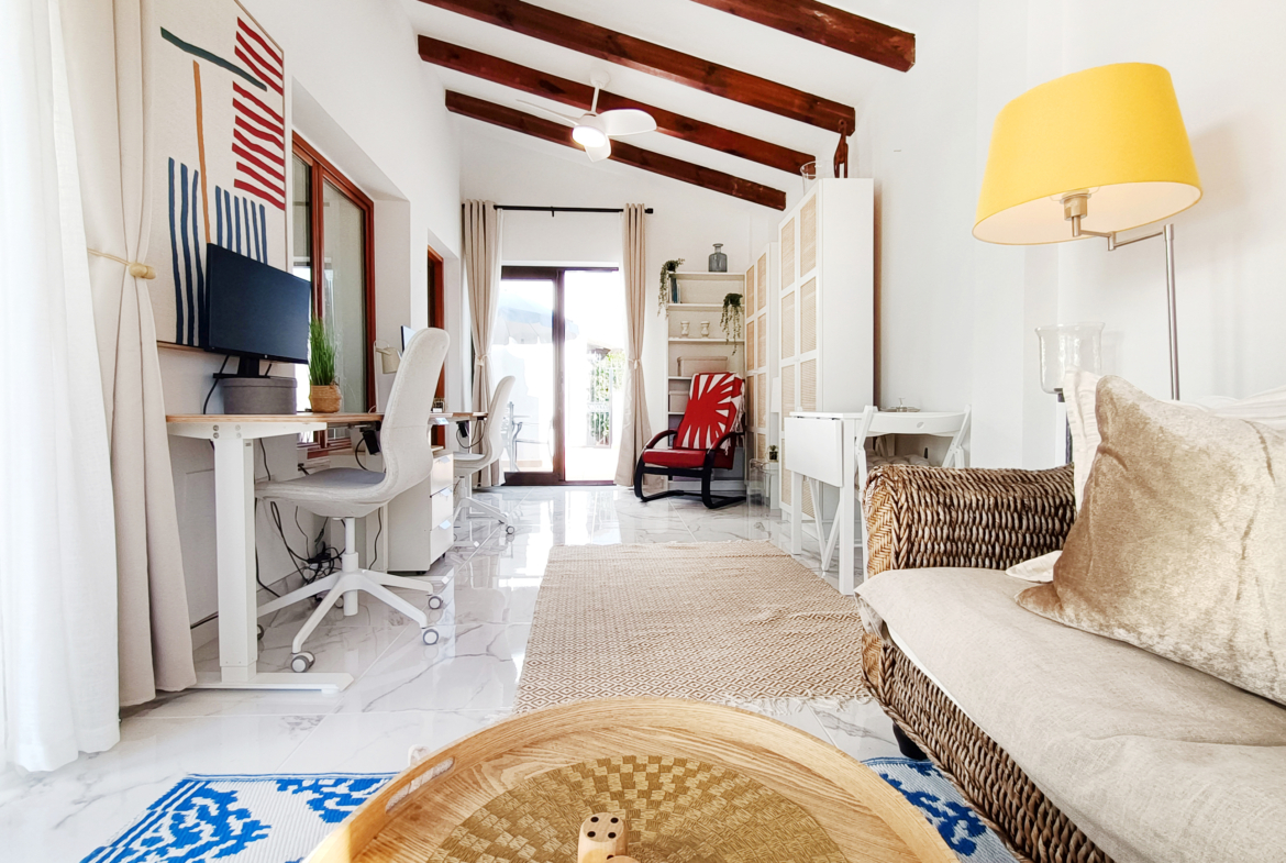 Beautiful 3 Bed Upgraded Villa with Stunning Golf Views & Extended Sunroom 17