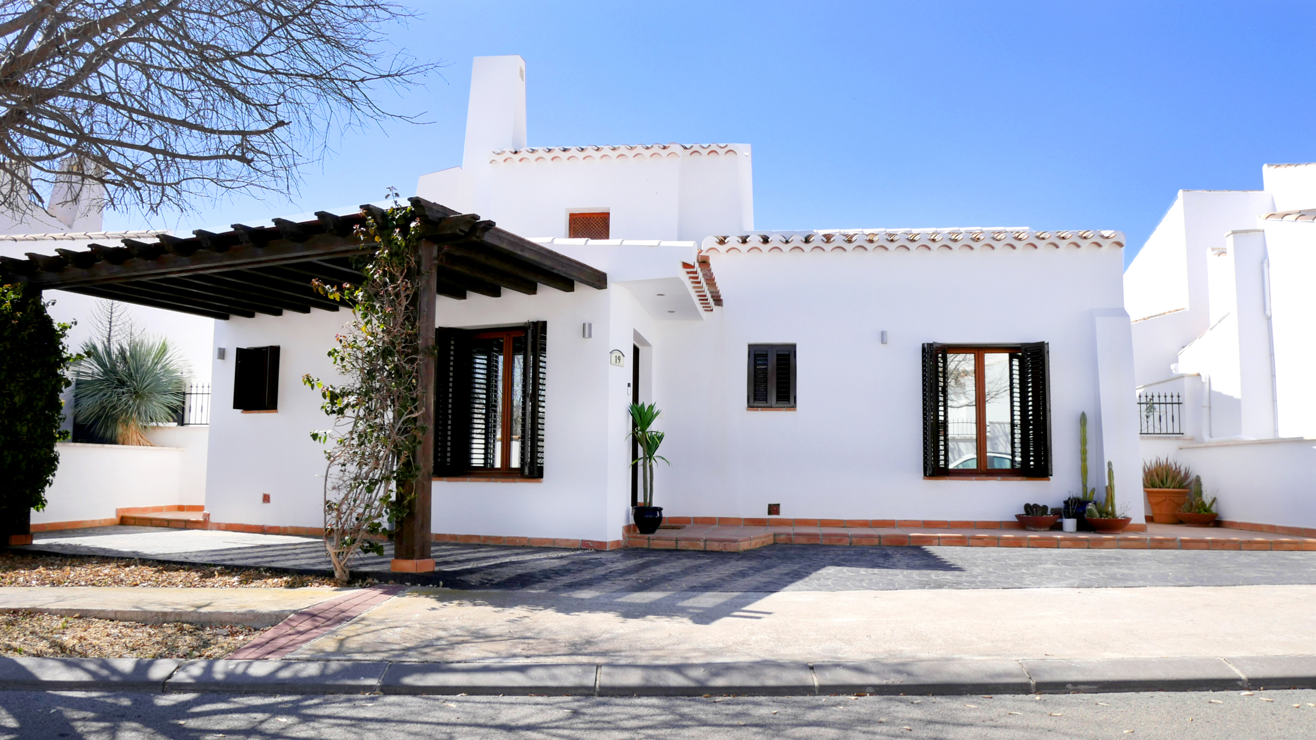 Beautiful 3 Bed Upgraded Villa with Stunning Golf Views & Extended Sunroom 11