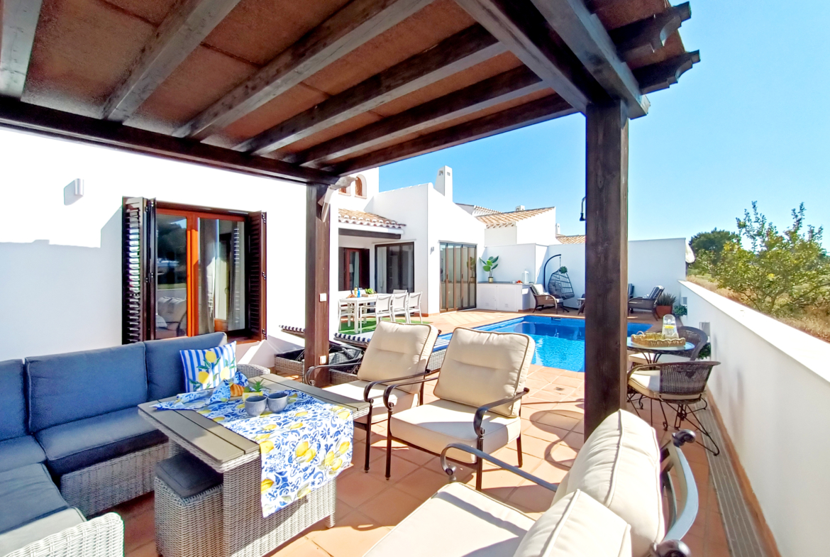 Beautiful 3 Bed Upgraded Villa with Stunning Golf Views & Extended Sunroom 8