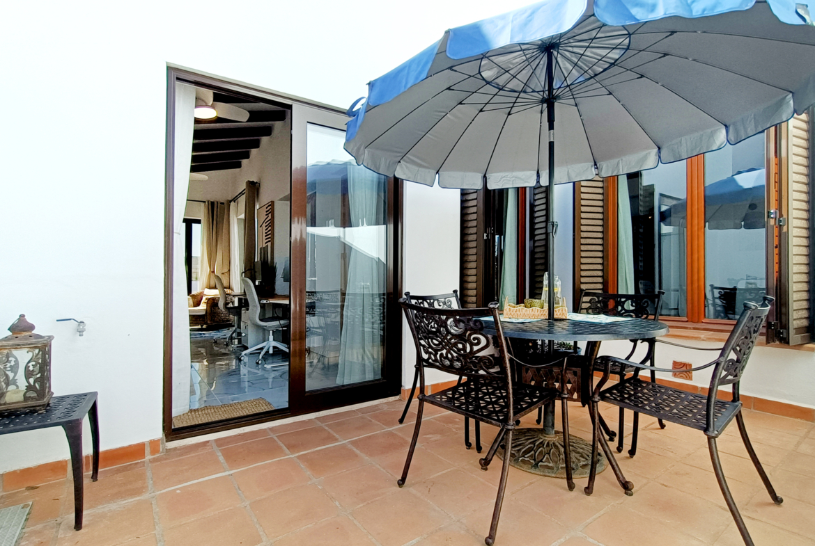 Beautiful 3 Bed Upgraded Villa with Stunning Golf Views & Extended Sunroom